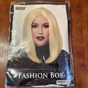Spirit Halloween Fashion Bob Wig Midnight Blonde Adult Costume Wig New